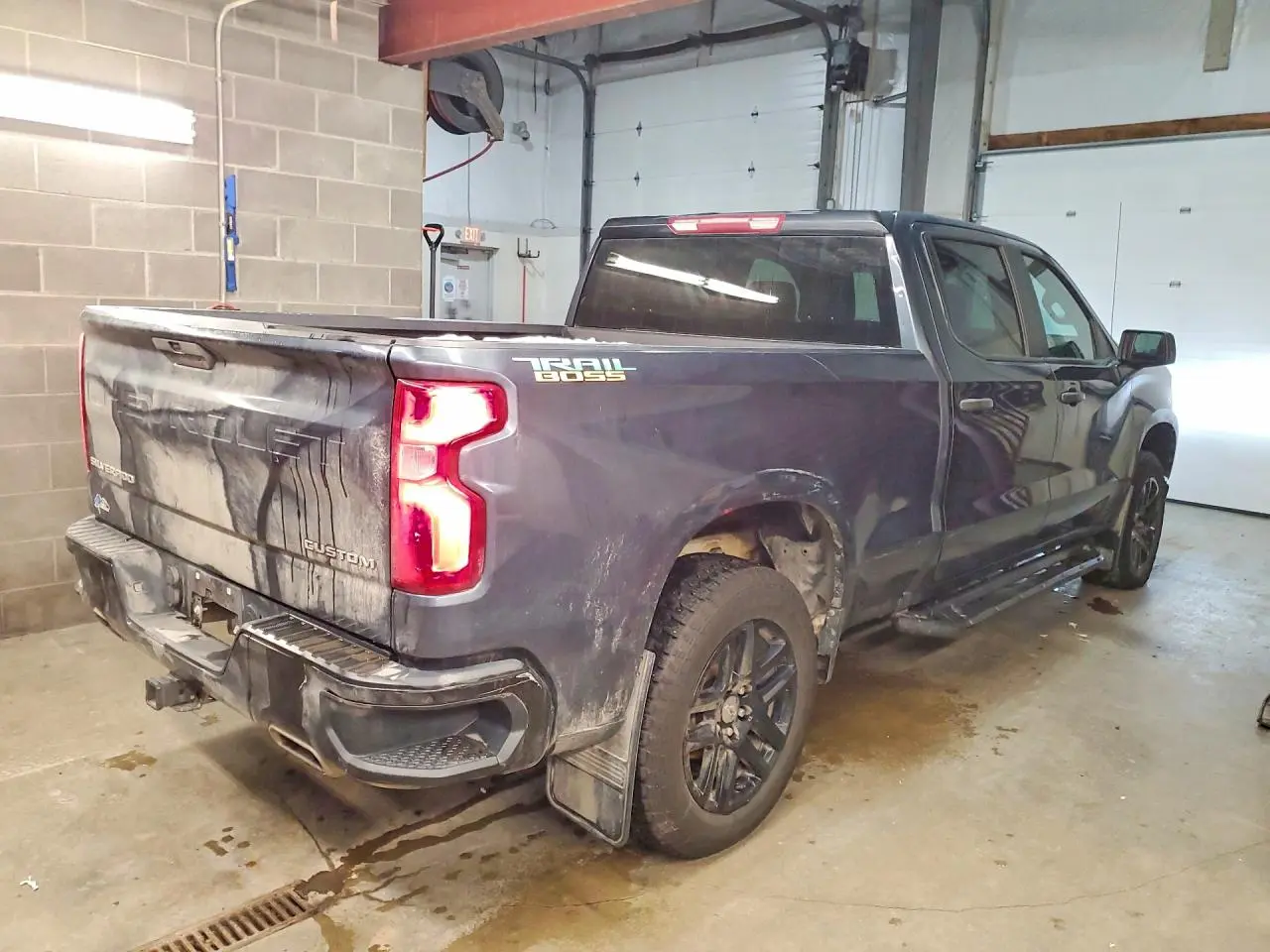 2019 CHEVROLET SILVERADO K1500 TRAIL BOSS CUSTOM - Image 4