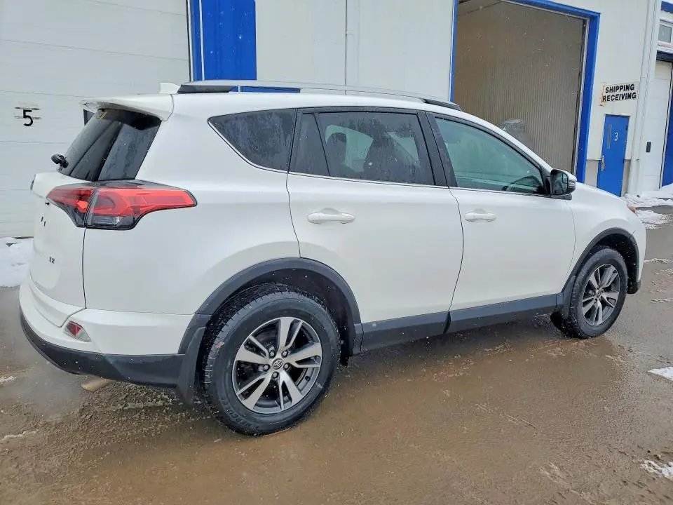 2018 TOYOTA RAV4 LE - Image 4